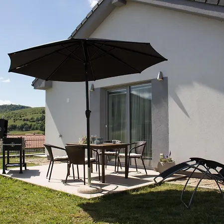 Dom Pod Sitnom Nyaraló